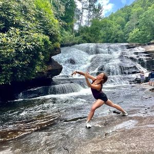 Meet your Posher, Alexandra